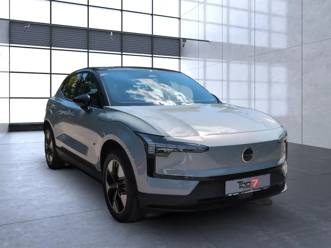 Volvo EX30 EV Plus - Thumbnail 4