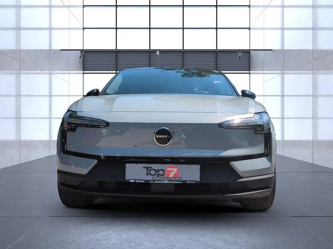 Volvo EX30 EV Plus - Thumbnail 5