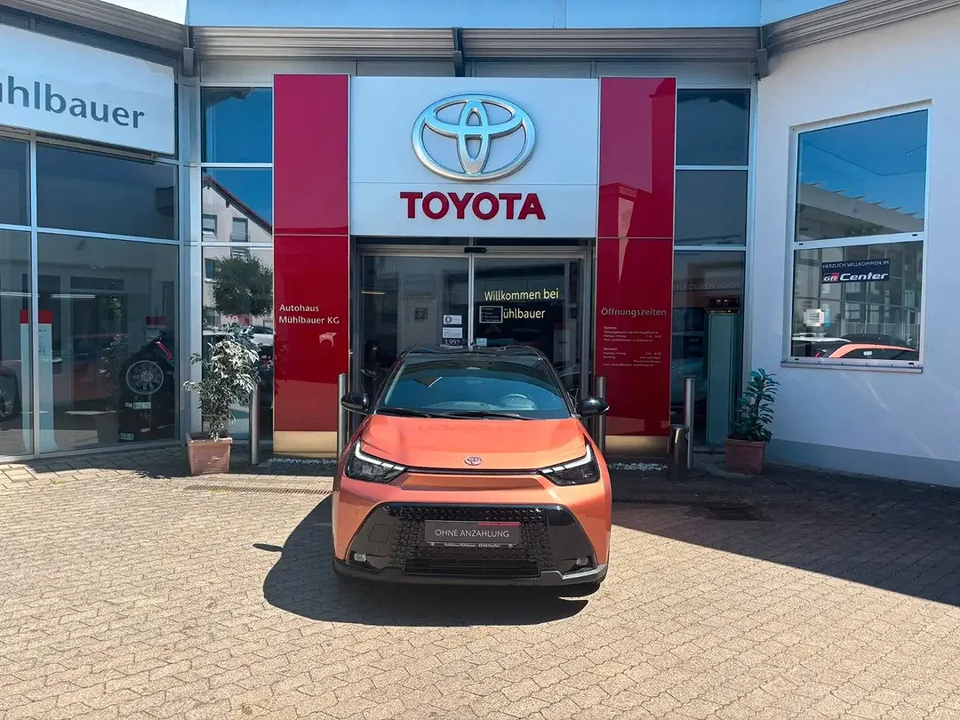 Toyota Aygo Hybrid Teamplayer - Afbeelding 1