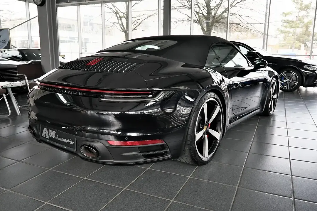 Porsche 911 Carrera 4S Cabriolet - Thumbnail 4