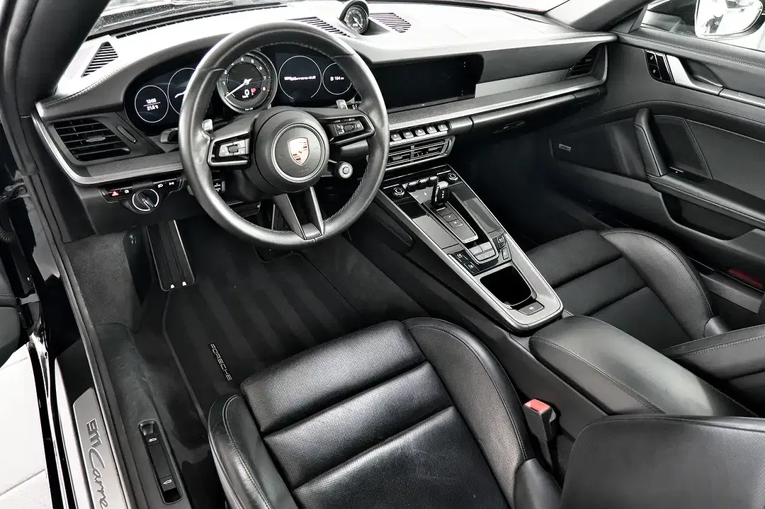 Porsche 911 Carrera 4S Cabriolet - Thumbnail 8