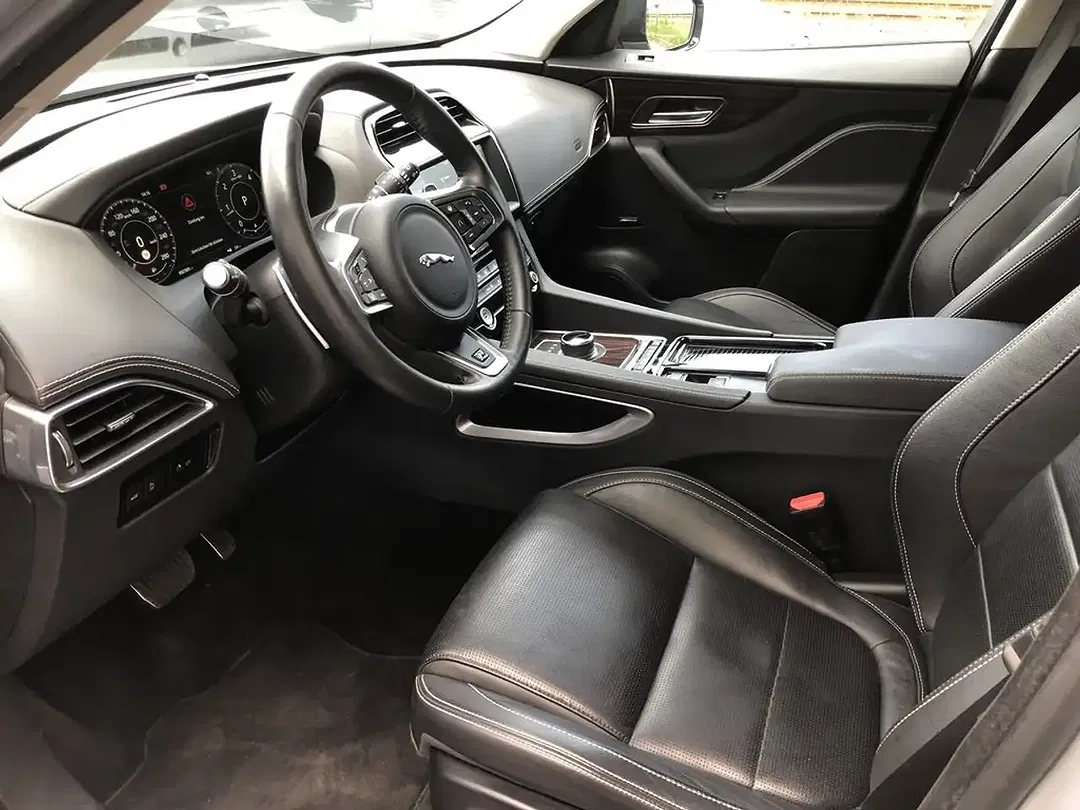 Jaguar F-Pace 25d AUT R-Sport - Thumbnail 5