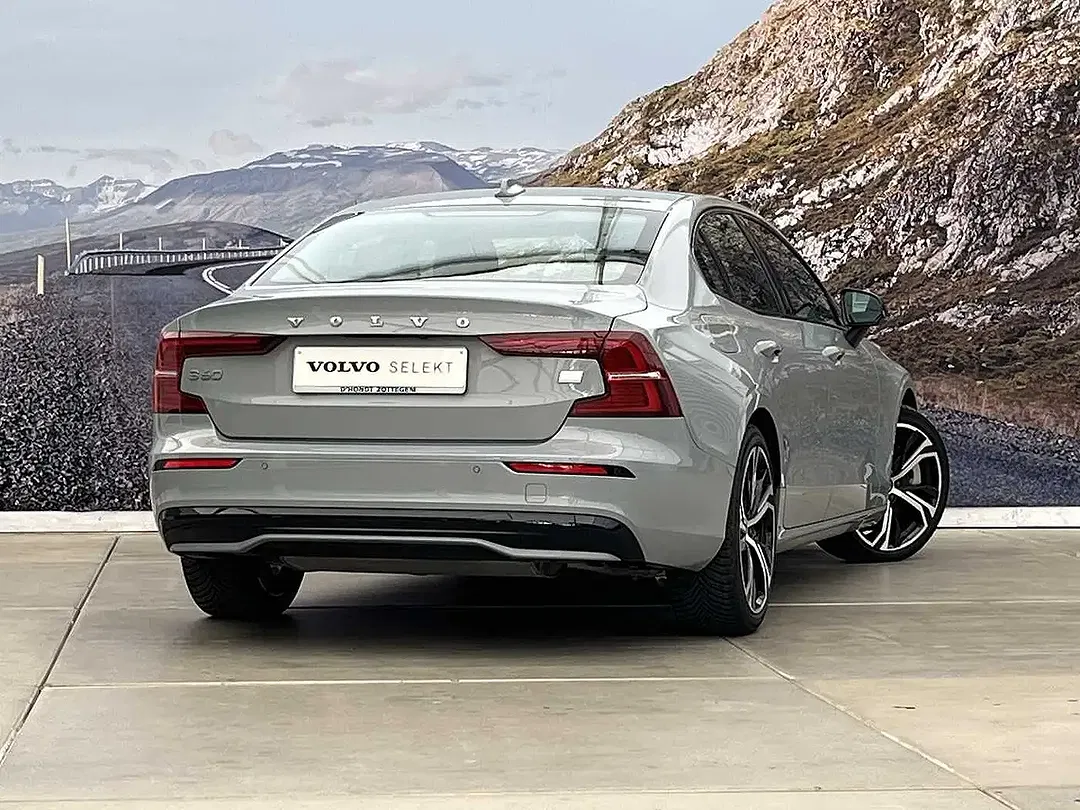 Volvo S60 T8 Plus Dark - Thumbnail 3