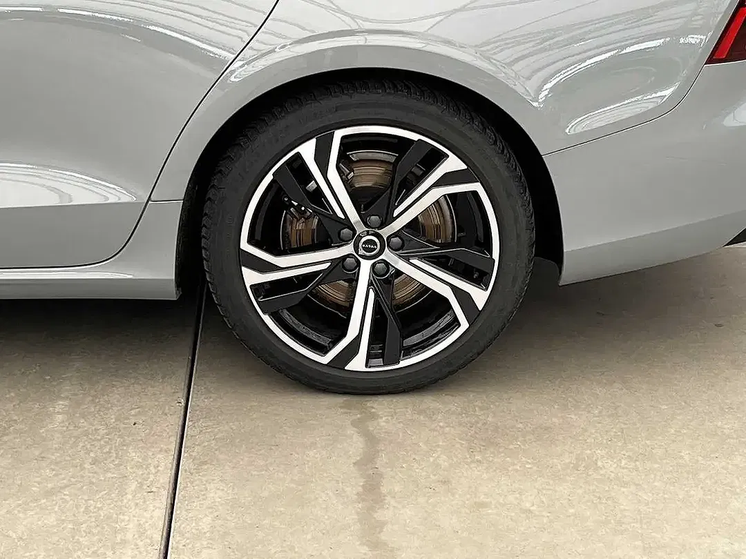 Volvo S60 T8 Plus Dark - Thumbnail 5