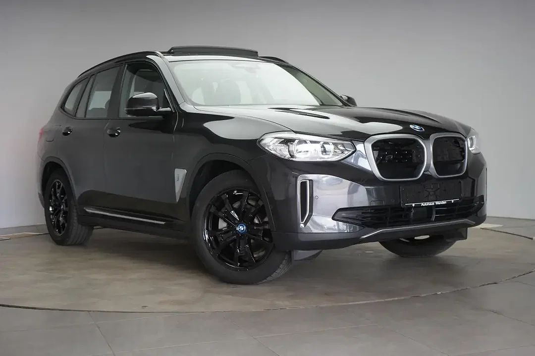 BMW iX3 - Afbeelding 1