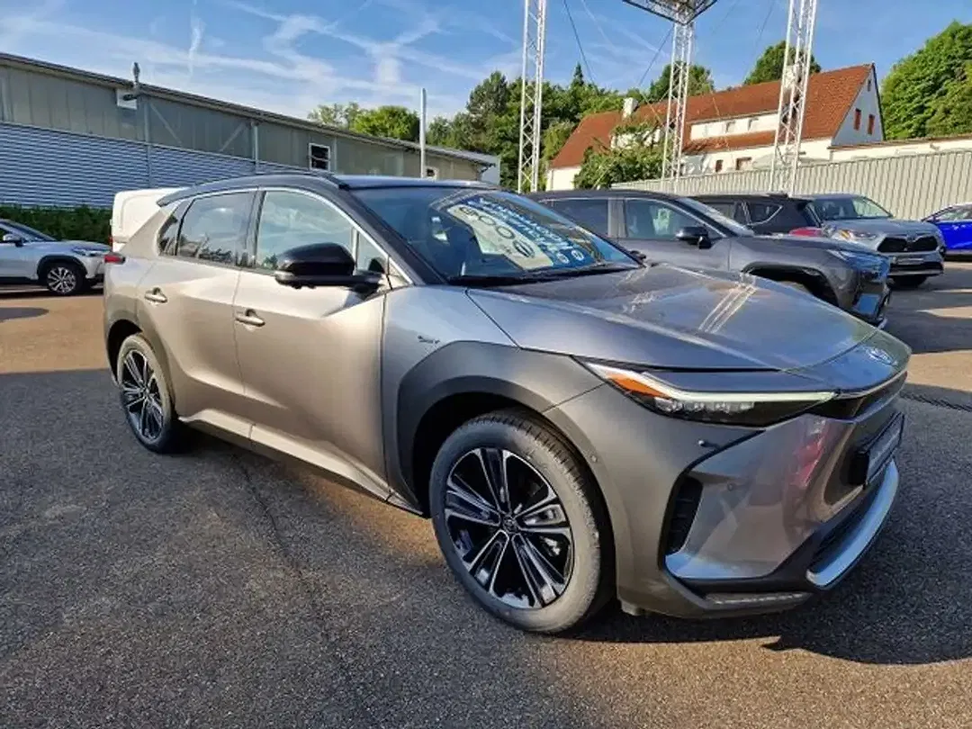 Toyota bZ4X Lounge - Thumbnail 10