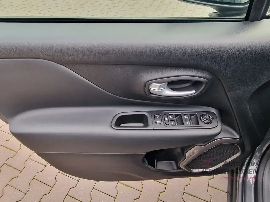 Jeep Renegade e-Hybrid Altitude - Thumbnail 11