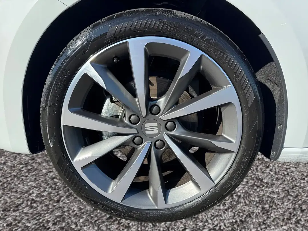 SEAT Leon eTSI FR - Thumbnail 7