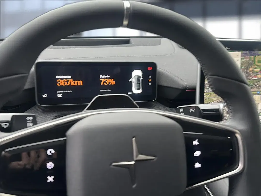 Polestar 4 - Thumbnail 11