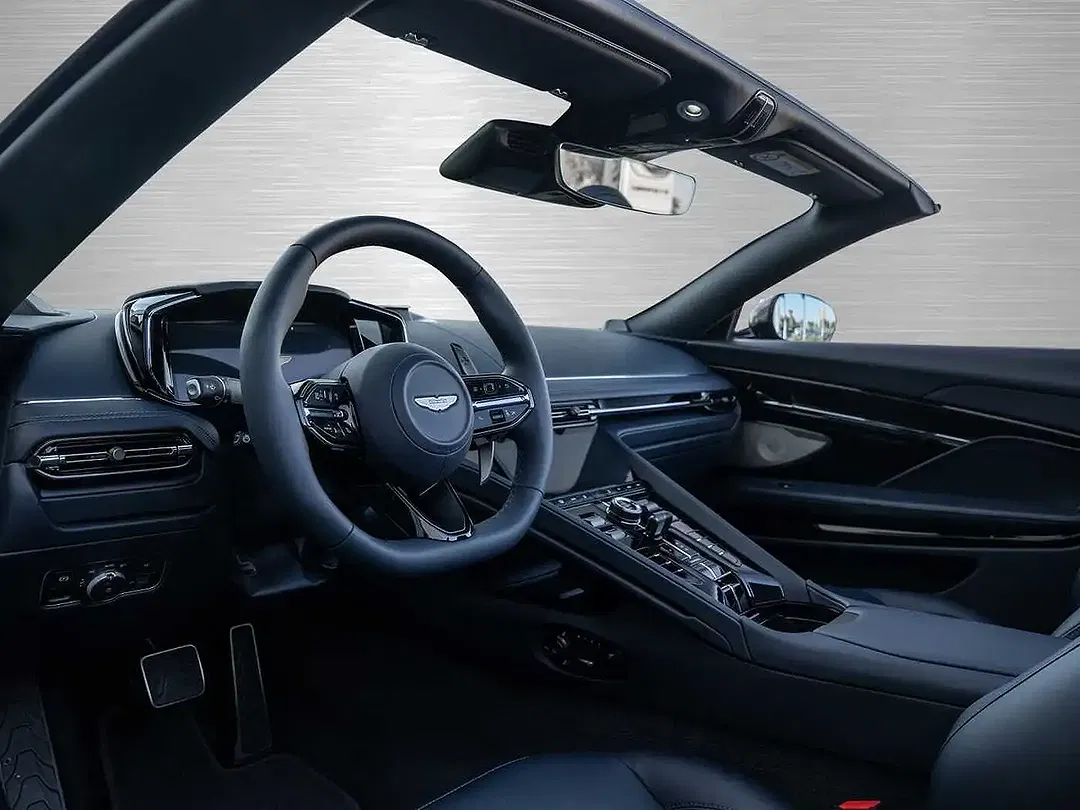 Aston Martin DB12 V8 S Volante - Thumbnail 3