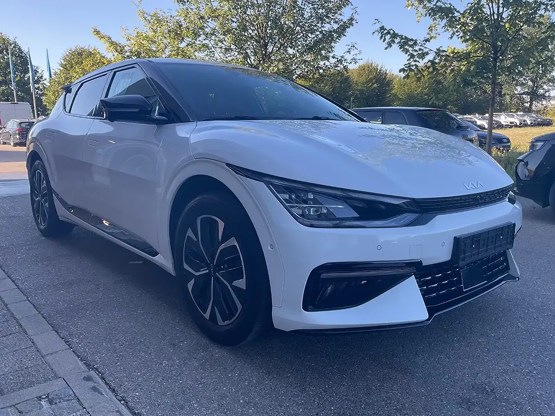 Kia EV6 GT GT-Line - Thumbnail 2