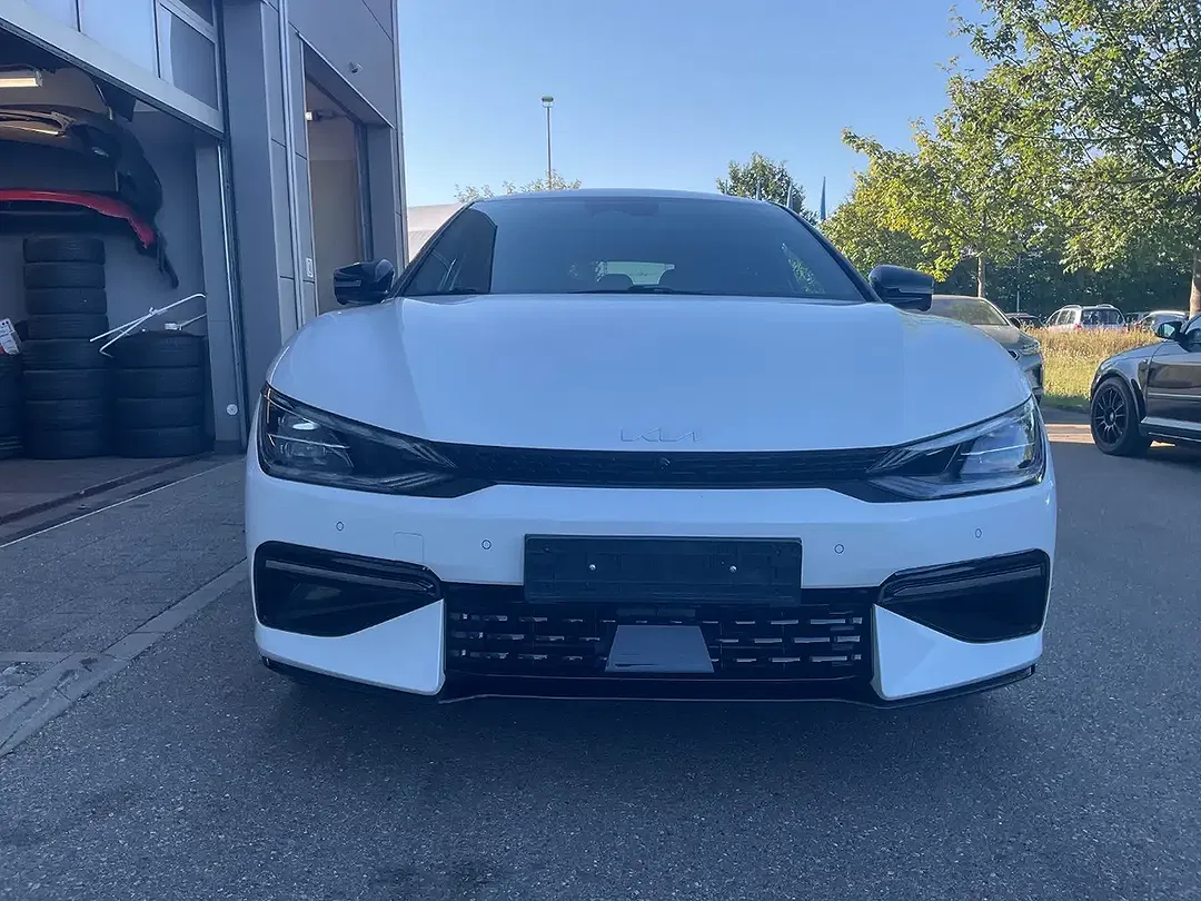 Kia EV6 GT GT-Line - Thumbnail 3