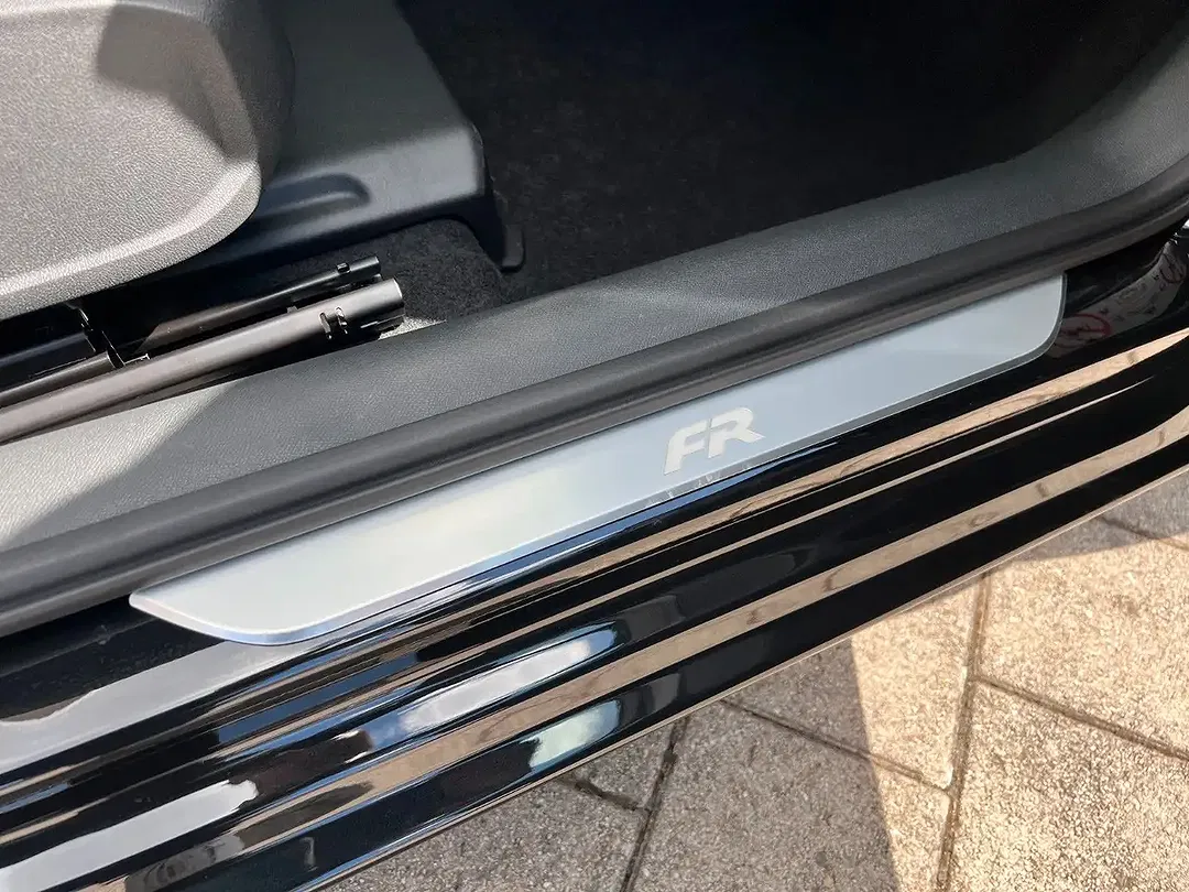 SEAT Leon 1.5 eTSI DSG FR - Thumbnail 9