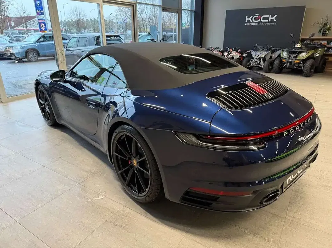 Porsche 911 Carrera S Cabriolet - Thumbnail 11