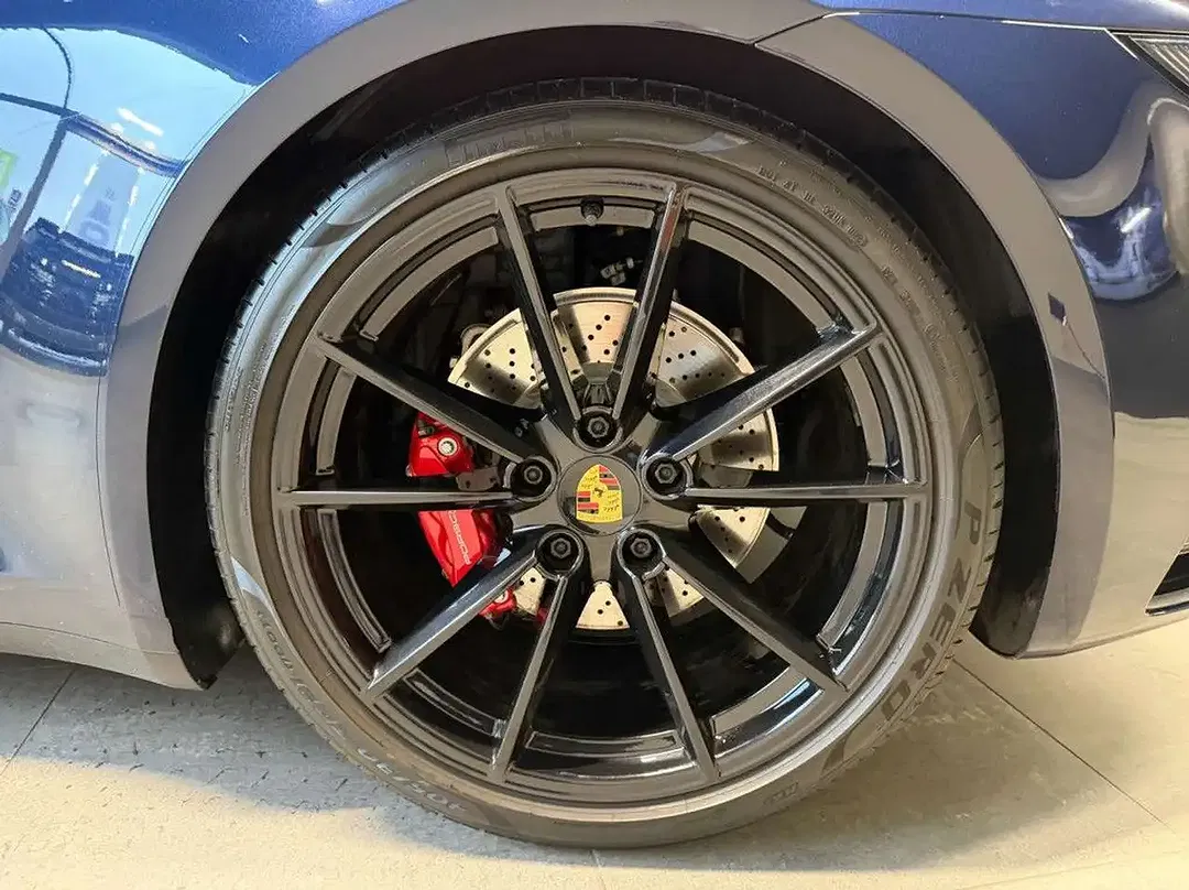 Porsche 911 Carrera S Cabriolet - Thumbnail 12