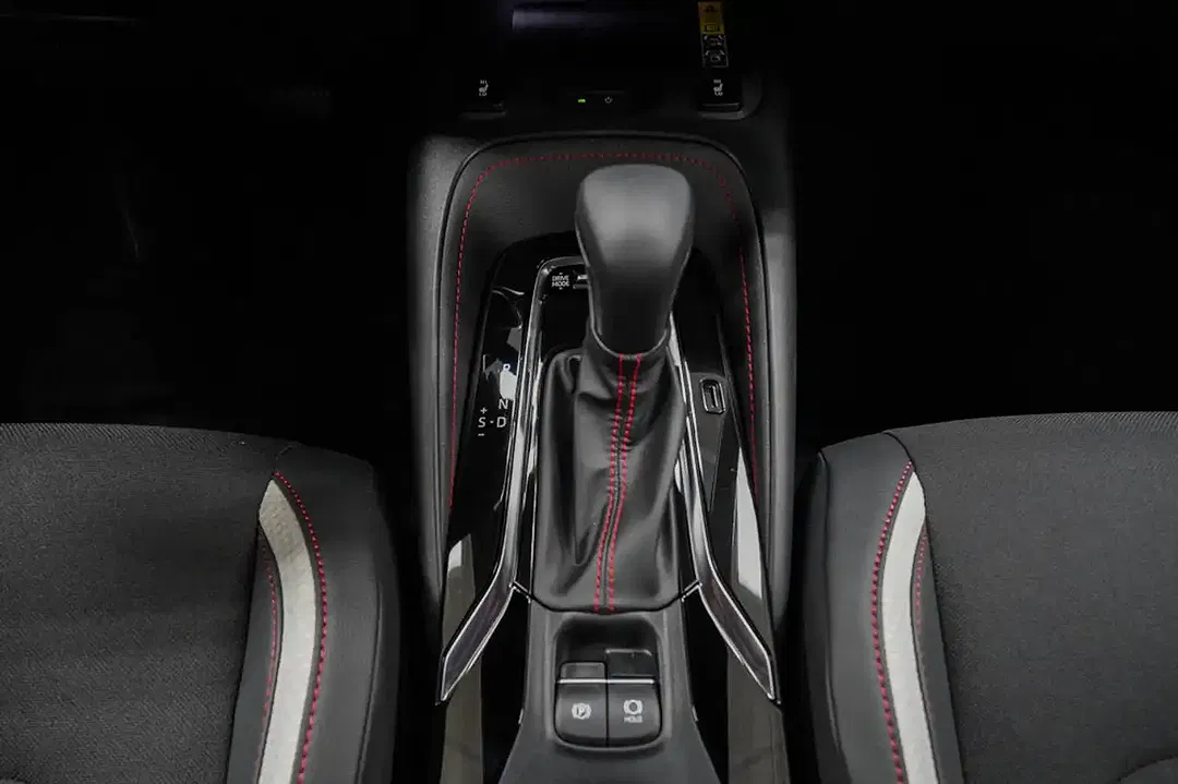 Toyota Corolla Hybrid GR Sport - Thumbnail 12