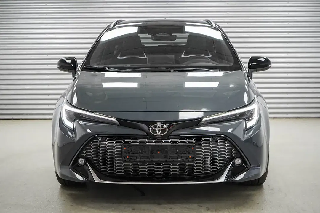 Toyota Corolla Hybrid GR Sport - Thumbnail 2
