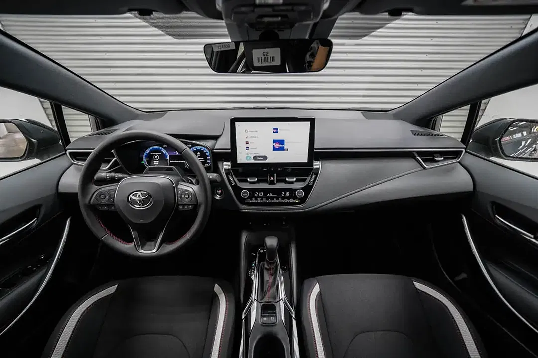 Toyota Corolla Hybrid GR Sport - Thumbnail 6