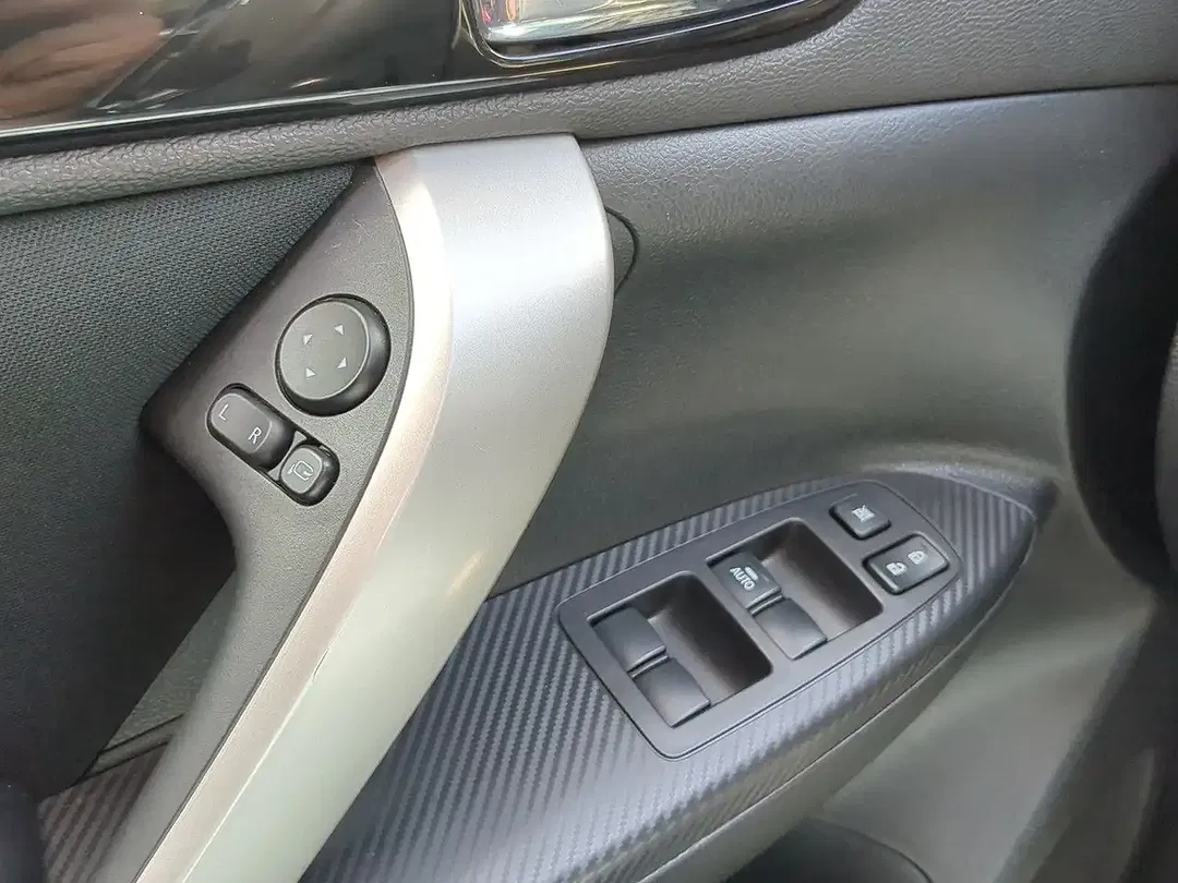 Mitsubishi Eclipse Cross PHEV - Thumbnail 12