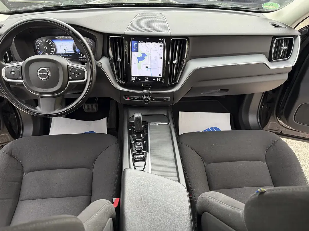 Volvo XC60 AWD Momentum Pro - Thumbnail 7