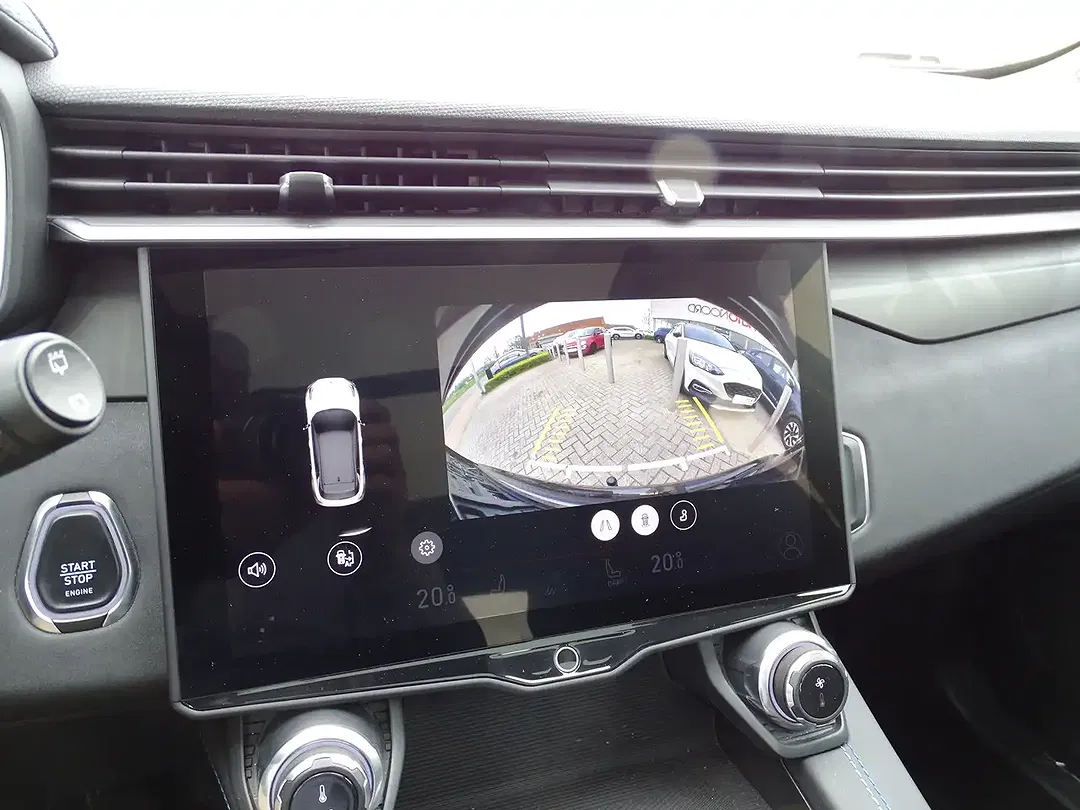 Lynk & Co 01 - Thumbnail 11