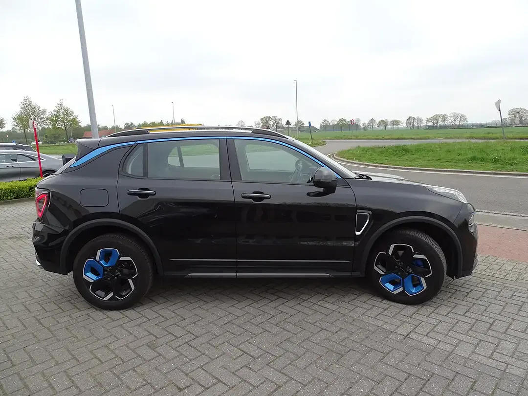 Lynk & Co 01 - Thumbnail 3