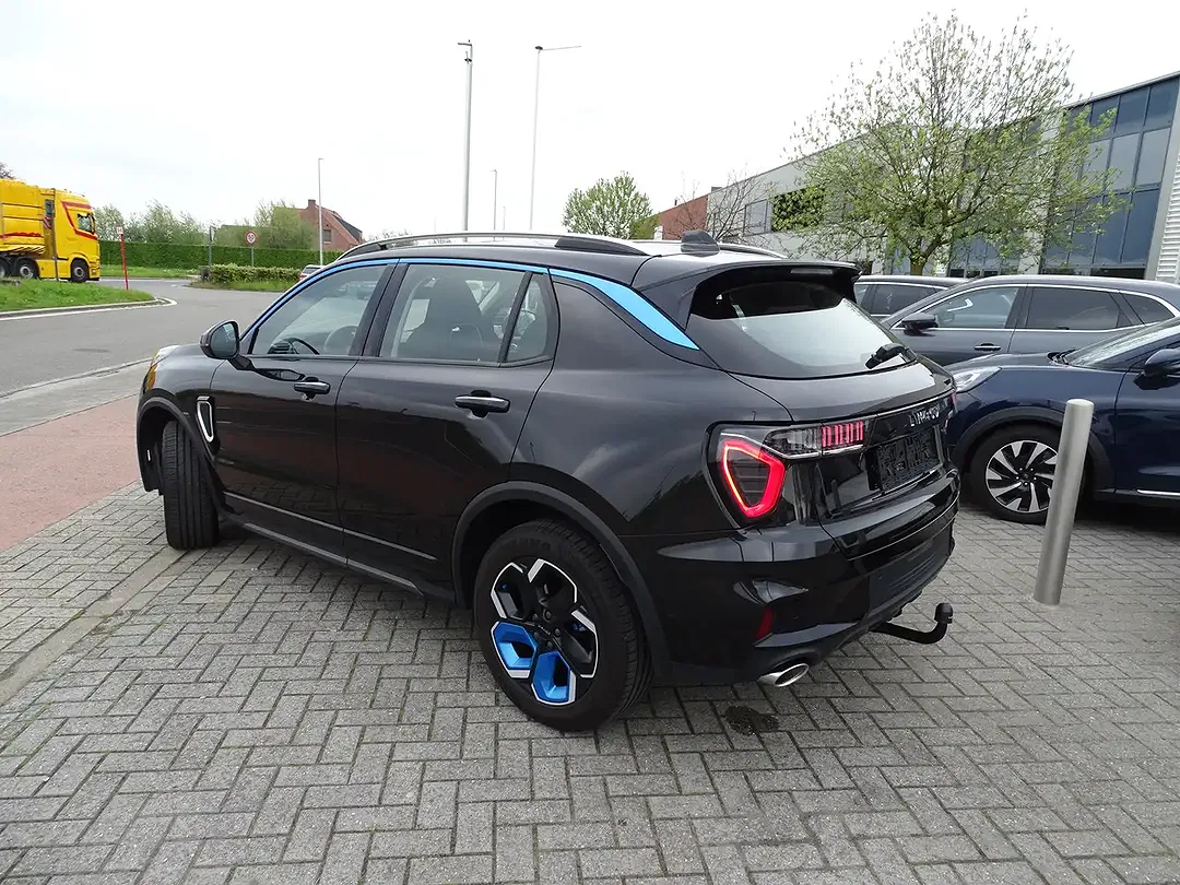 Lynk & Co 01 - Thumbnail 4