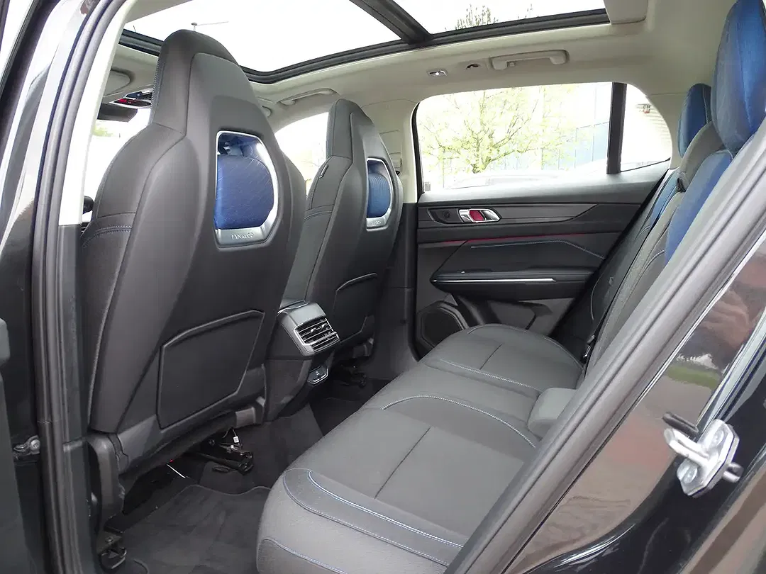 Lynk & Co 01 - Thumbnail 8