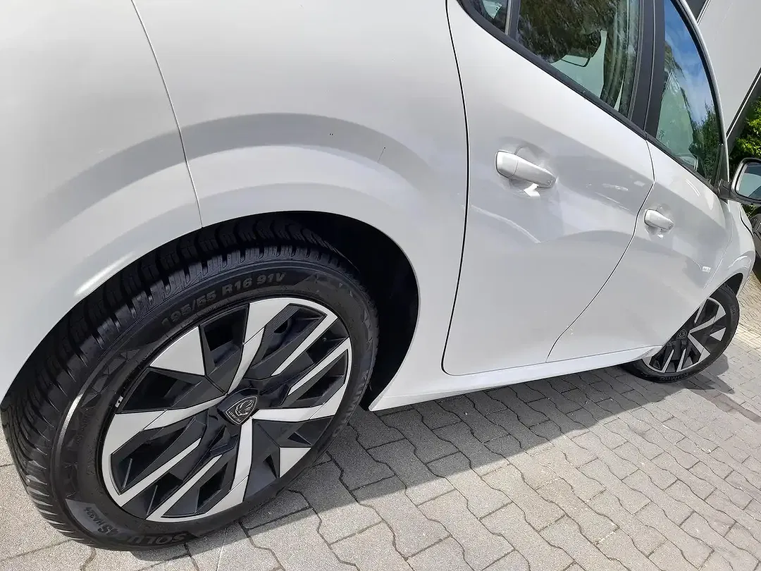 Peugeot 208 PureTech - Thumbnail 13