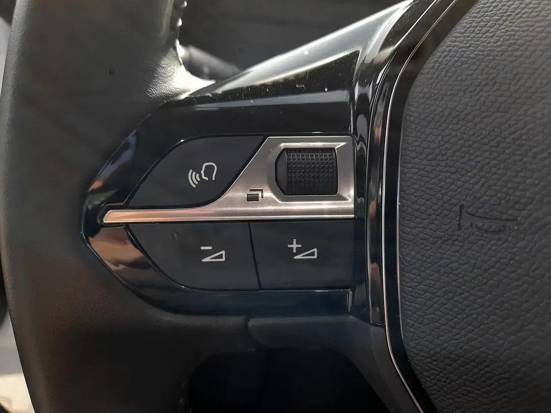 Peugeot 208 PureTech - Thumbnail 20