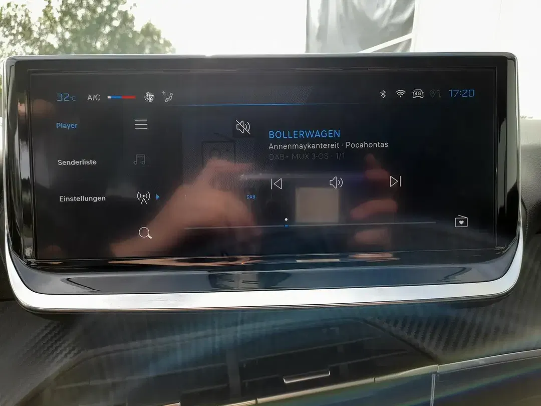 Peugeot 208 PureTech - Thumbnail 22