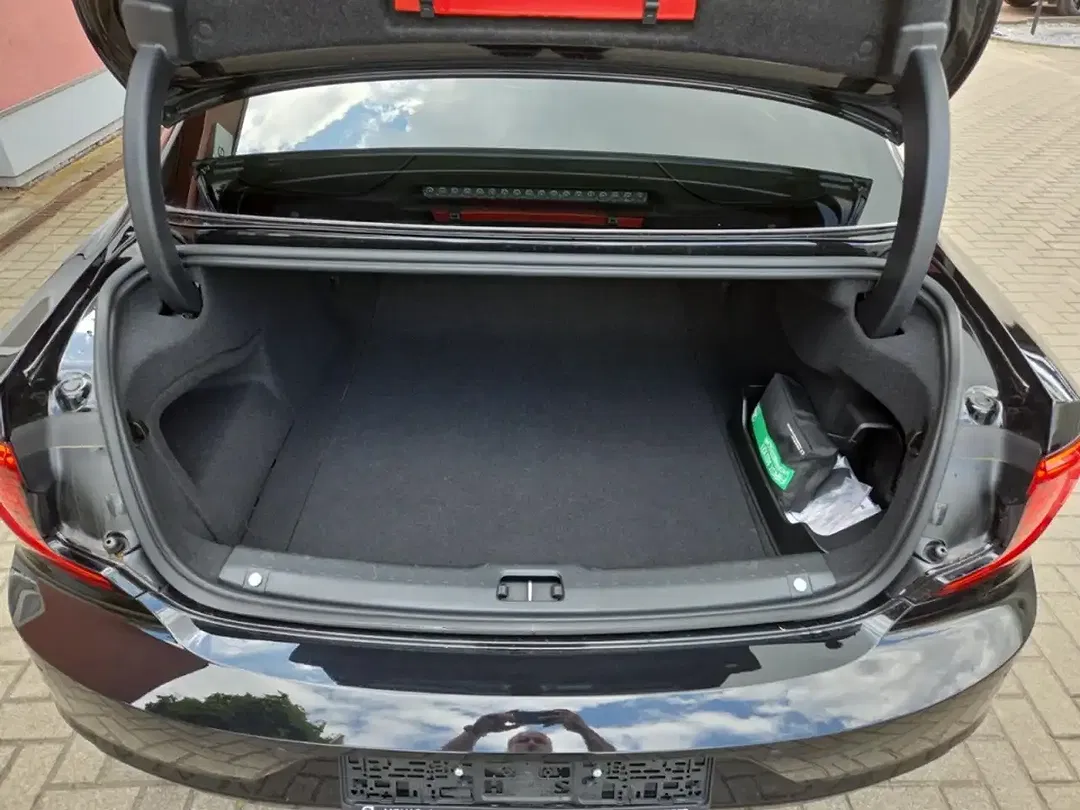 Volvo S90 T8 PHEV Hybrid AWD Plus Dark - Thumbnail 12