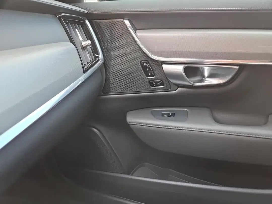 Volvo S90 T8 PHEV Hybrid AWD Plus Dark - Thumbnail 13