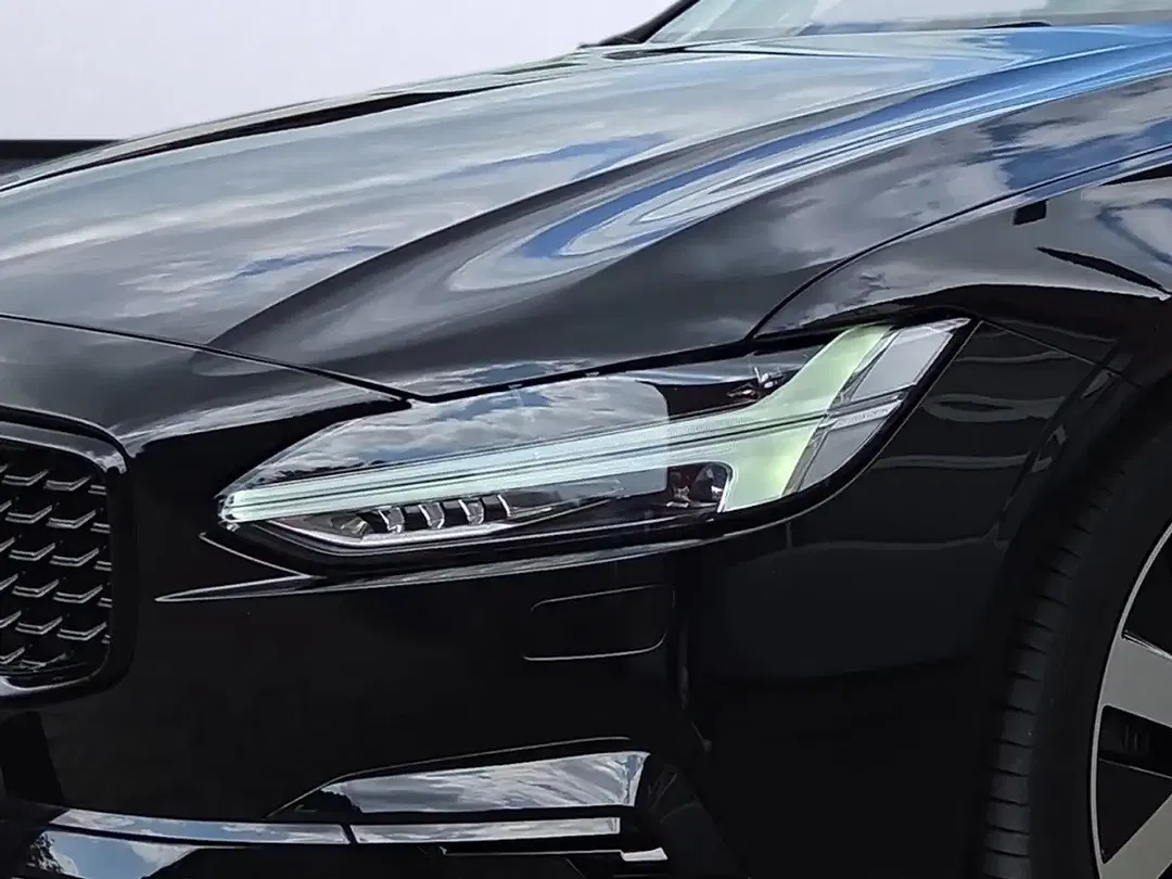 Volvo S90 T8 PHEV Hybrid AWD Plus Dark - Thumbnail 5
