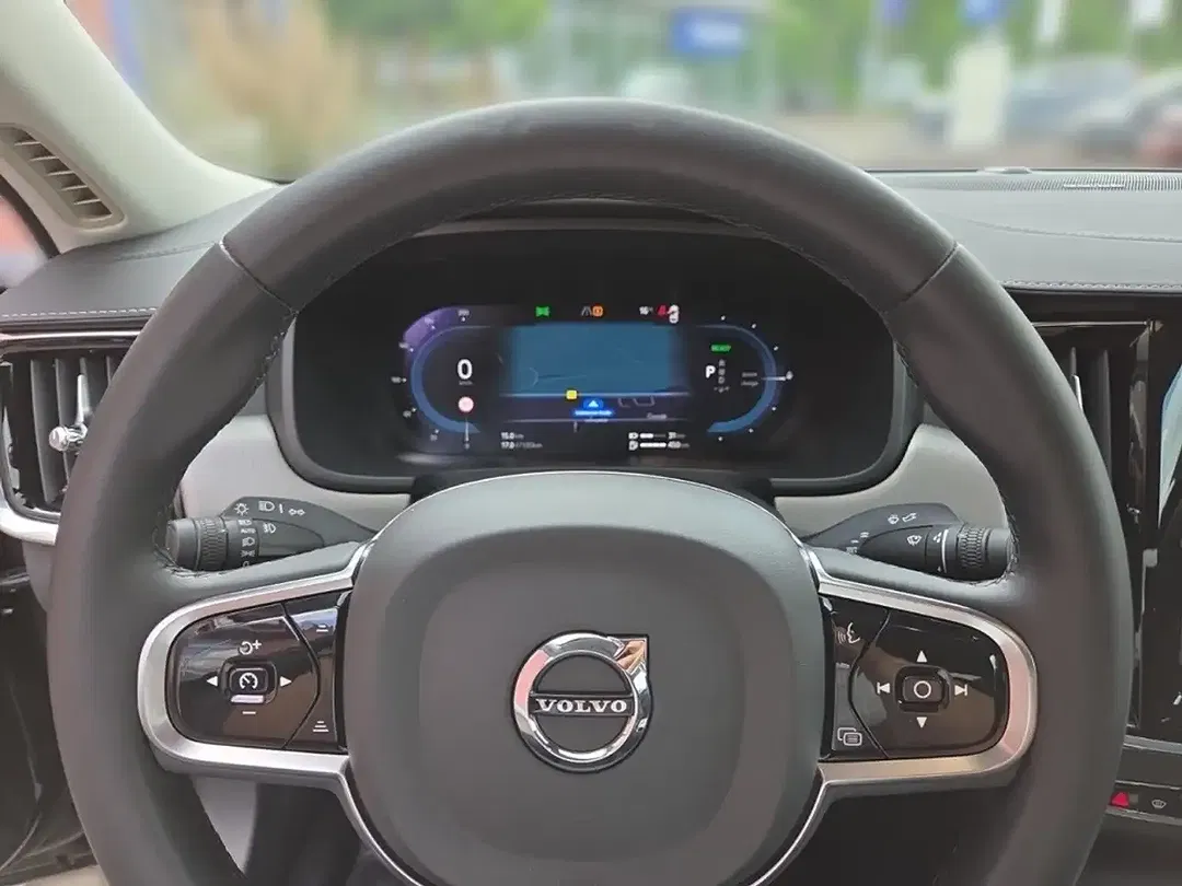 Volvo S90 T8 PHEV Hybrid AWD Plus Dark - Thumbnail 8