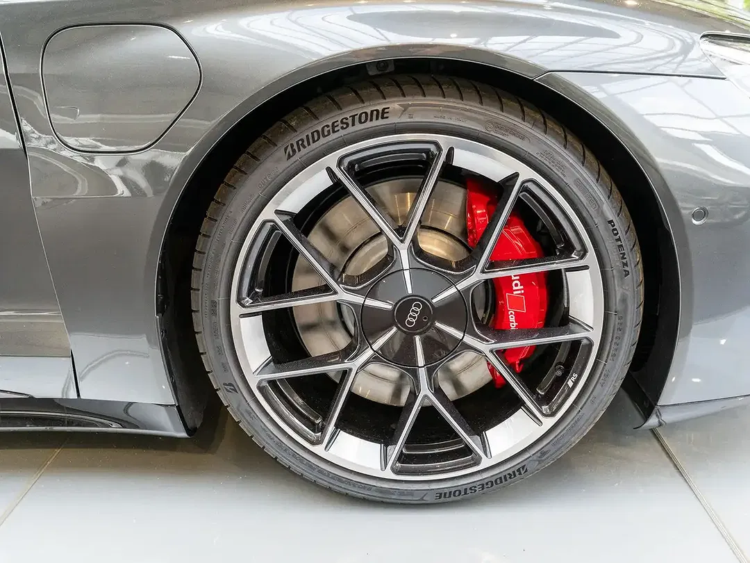Audi RS e-tron GT performance Matrix LED - Thumbnail 8