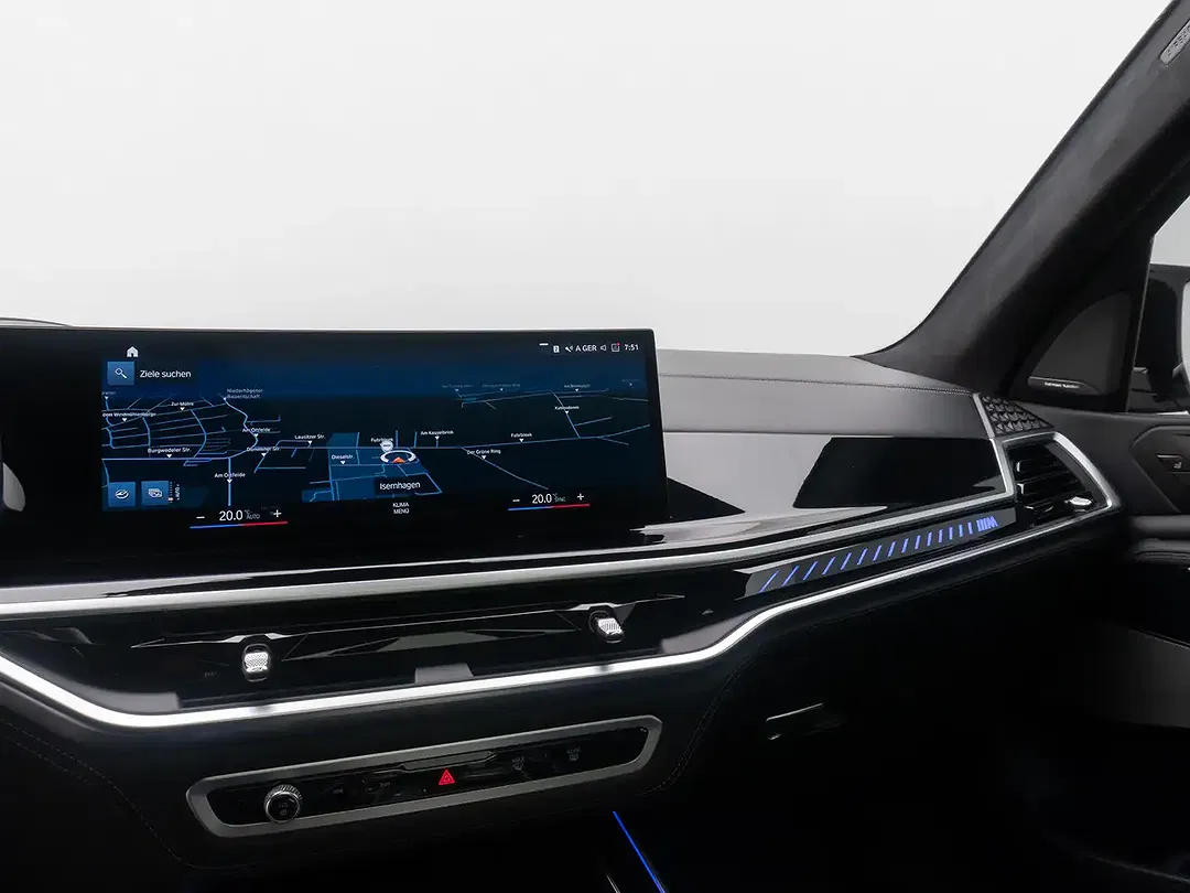 BMW X7 M - Thumbnail 11