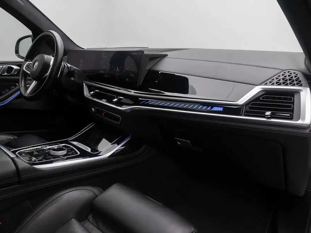 BMW X7 M - Thumbnail 12