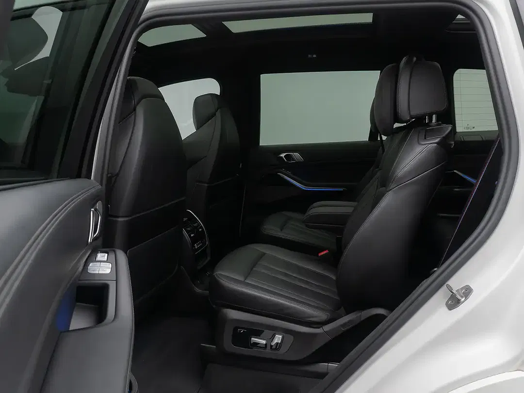 BMW X7 M - Thumbnail 13