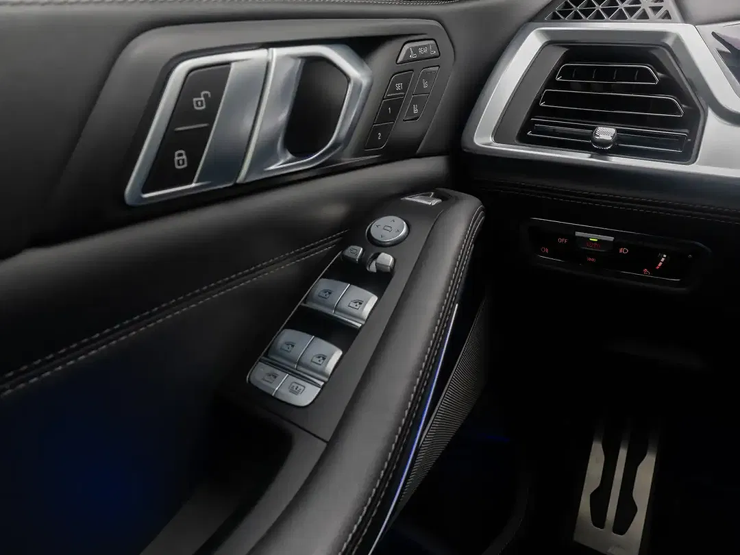 BMW X7 M - Thumbnail 18