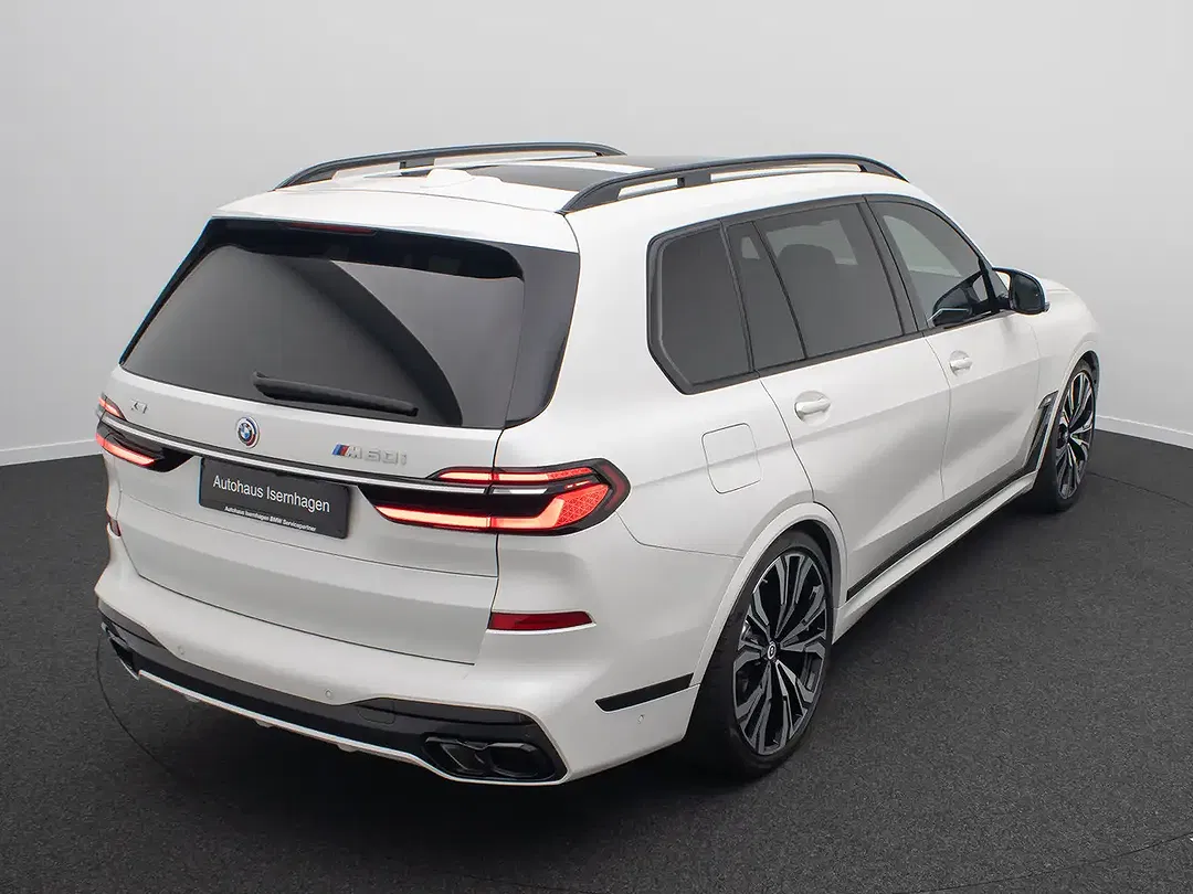 BMW X7 M - Thumbnail 4