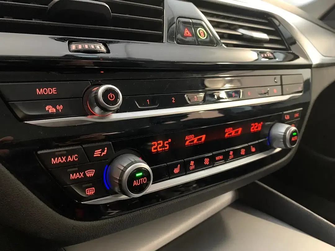 BMW 520 Touring - Thumbnail 6