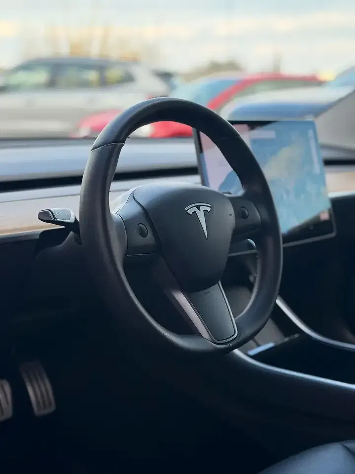 Tesla Model 3 AWD Performance - Thumbnail 7