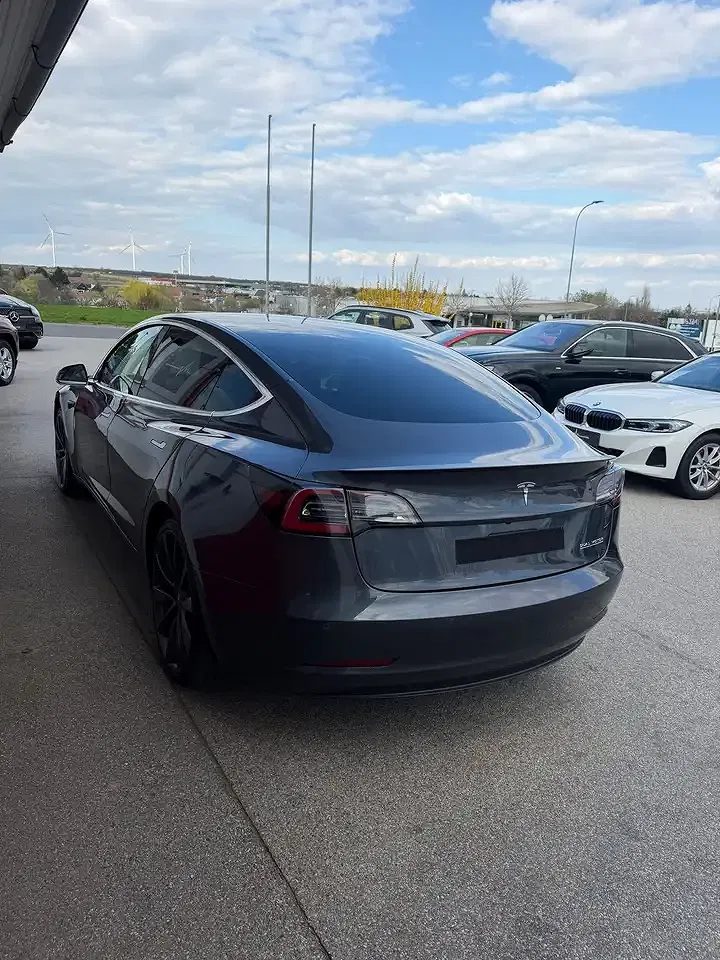 Tesla Model 3 AWD Performance - Thumbnail 4