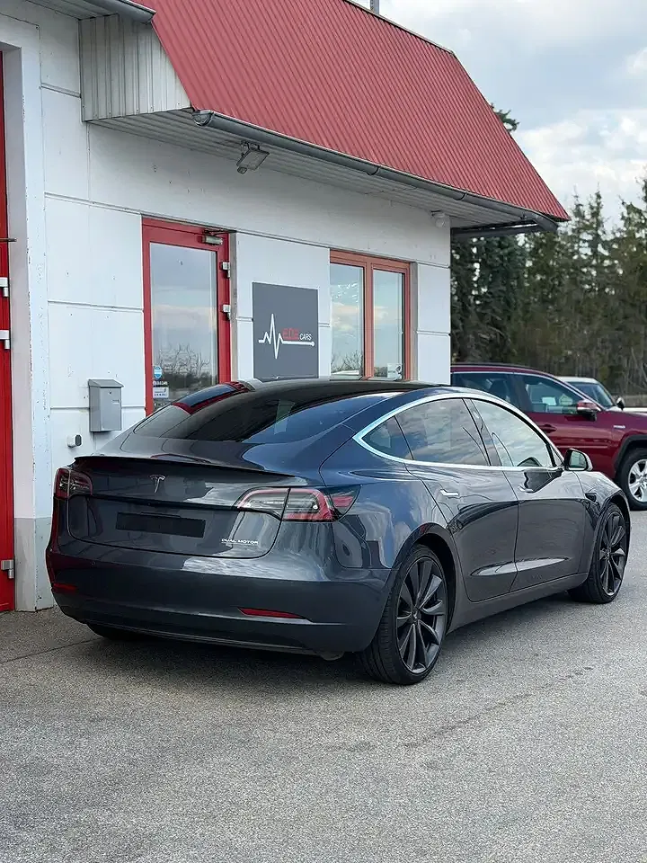 Tesla Model 3 AWD Performance - Thumbnail 5