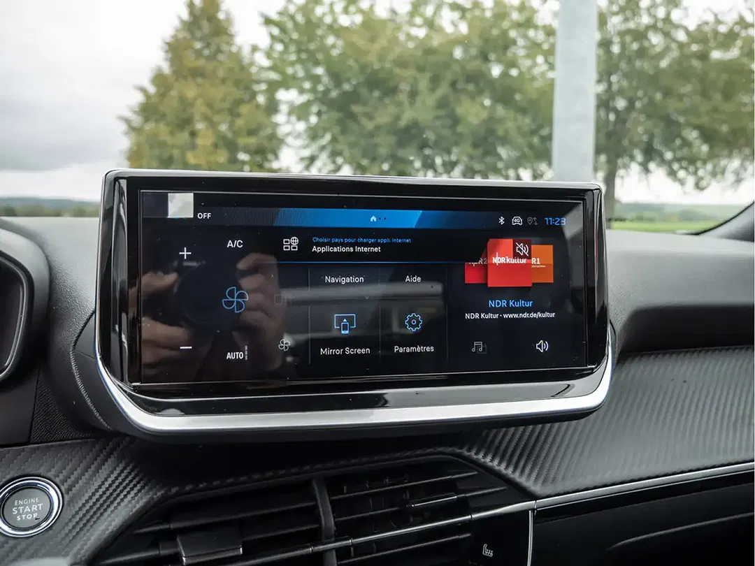 Peugeot 2008 145 Hybrid Allure - Thumbnail 12
