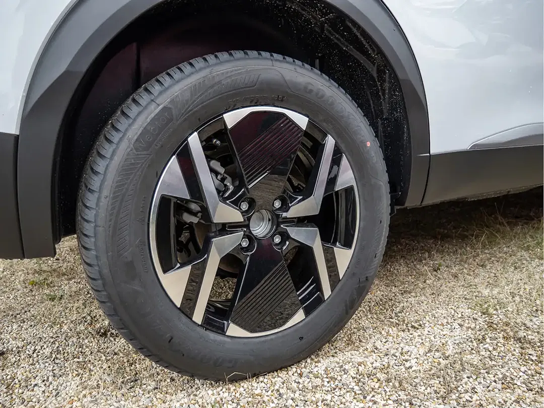 Peugeot 2008 145 Hybrid Allure - Thumbnail 6