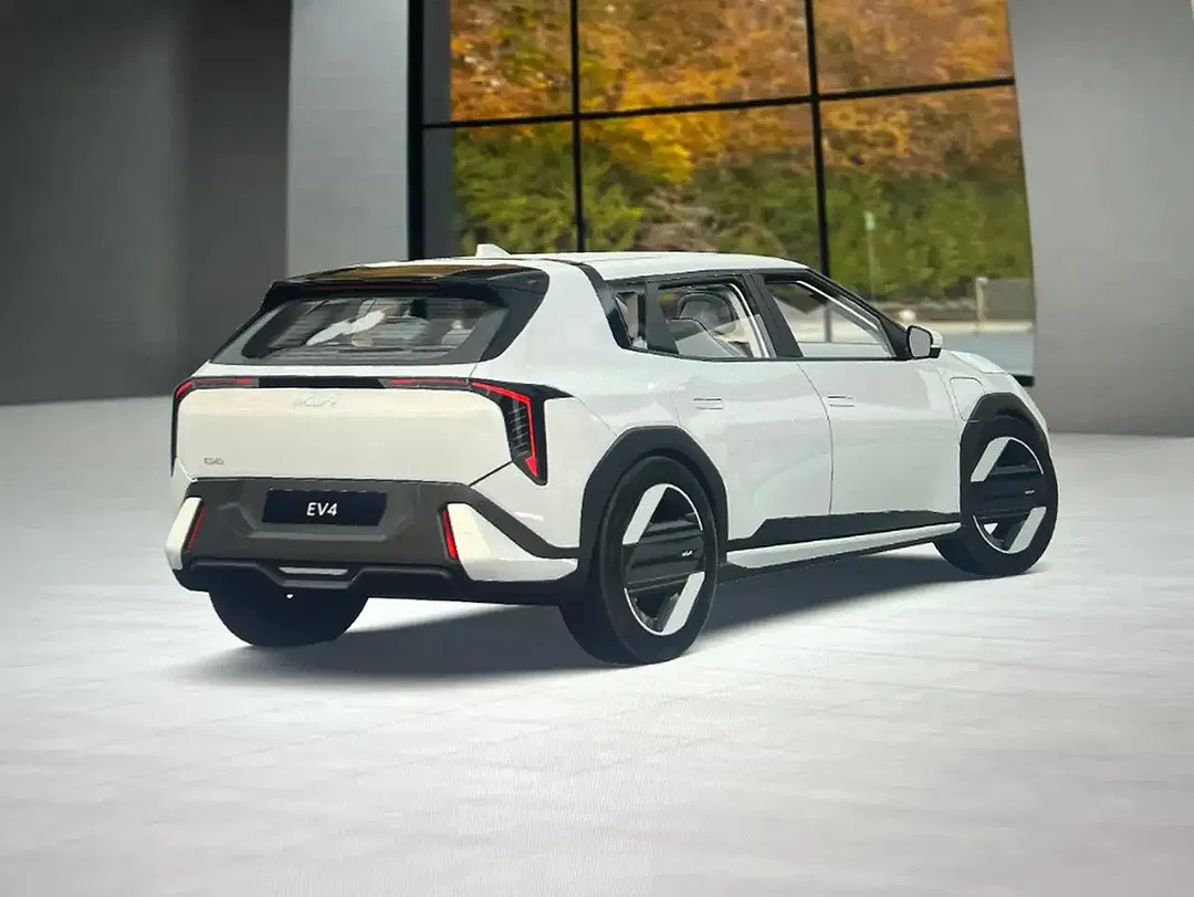 Kia EV4 Air - Thumbnail 4