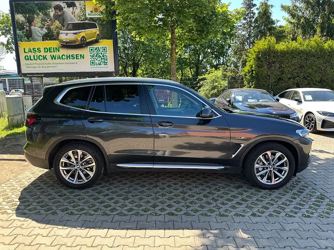 BMW X3 - Thumbnail 3