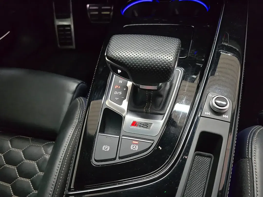 Audi RS4 2.9 TFSI quattro RS Avant exclusive - Thumbnail 13